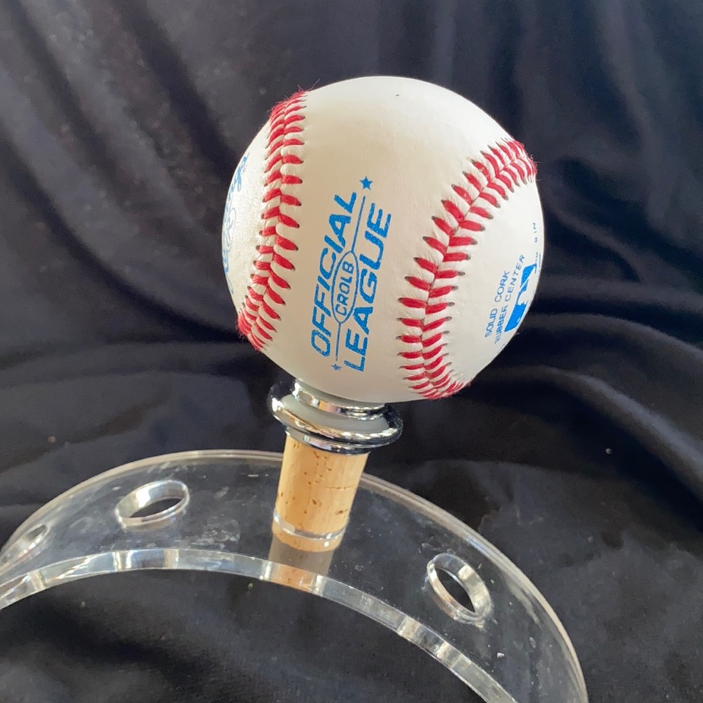 Baseball bottle stopper